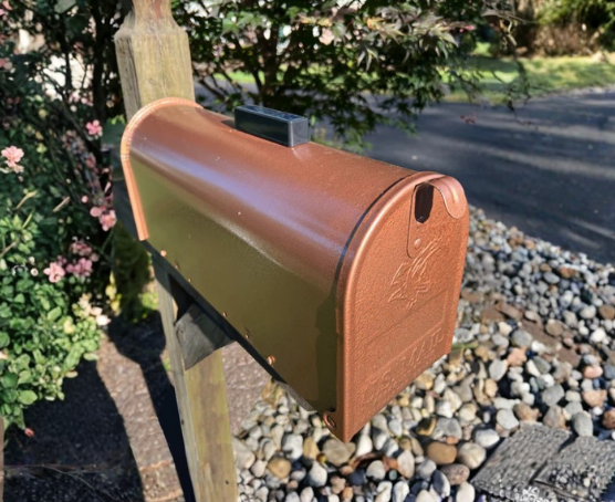 Solar vs Battery Mailbox Lights: Which One Is Actually Worth It?